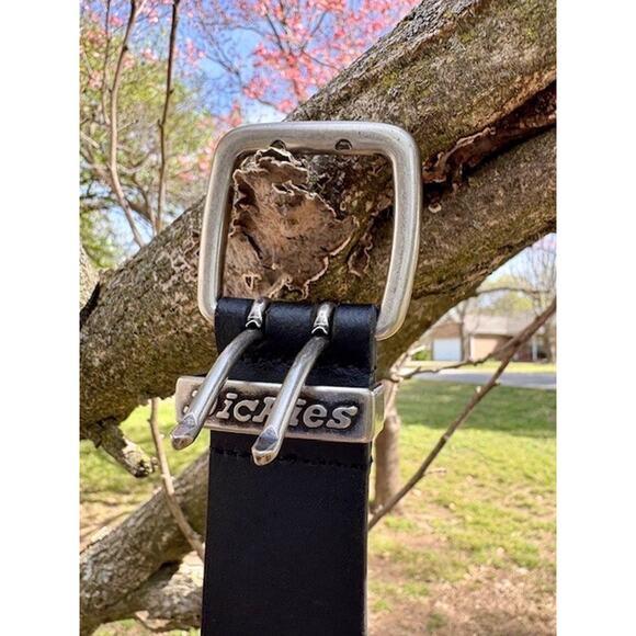 Dickies Men's Leather Silver Tone Double Prong Belt Black Size 44/110 11D10205 - Picture 2 of 6